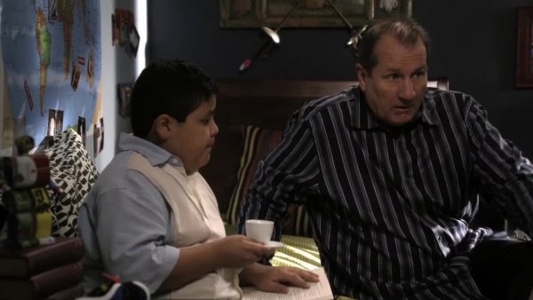 Modern.Family.S02E05.Unplugged.720p.DUB.Paramount.Comedy.mp4