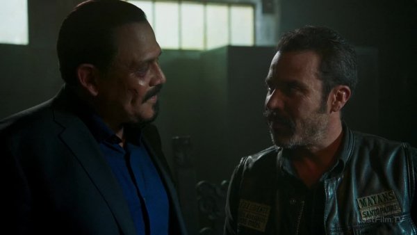 Mayans.MC.S02E09.720p.rus.LostFilm.mp4