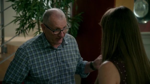 Modern.Family.S09E04.Sex.720p.RUS.DUB.Paramount.Comedy.mp4