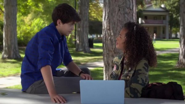 Andi_Mack_s02e09.Youre_The_One_That_I_Want.RUS.DVO.Goldteam.mp4