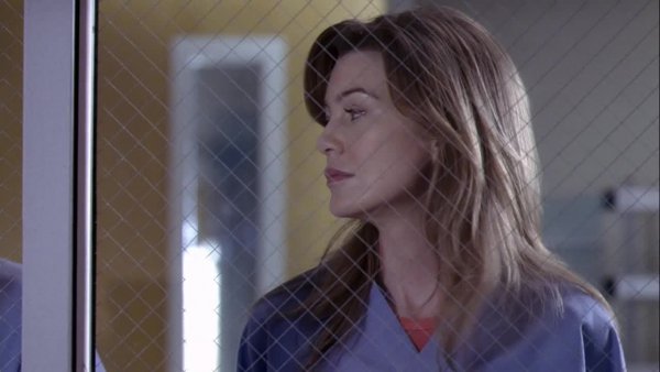 Grey's.Anatomy.s02e01.Raindrops.Keep.Falling.720p.Rus..mp4