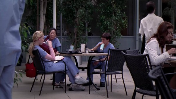 Grey's.Anatomy.s02e20.Band-Aid.Covers.the.1080p.Rus.CTC.mp4