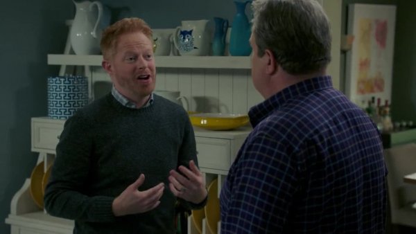 Modern.Family.S09E11.He.720p.RUS.DUB.Paramount.Comedy.mp4