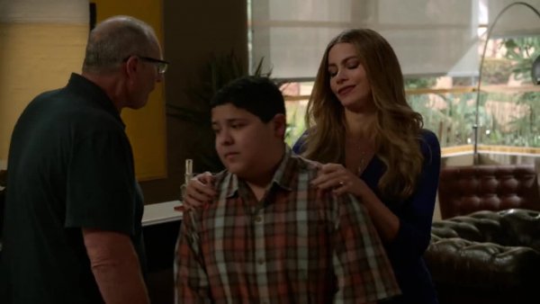 Modern.Family.S06E11.The.720p.RUS.DUB.Paramount.Comedy.mp4