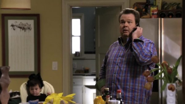 Modern.Family.S02E06.Halloween.720p.DUB.Paramount.Comedy.mp4